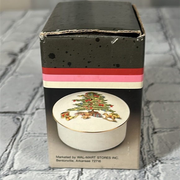 Vintage Fine Porcelain Round Candy Box with Christmas Tree Design Walmart - Picture 9 of 14